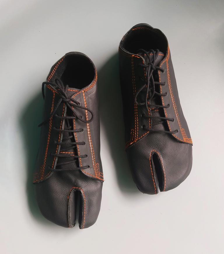 Handmade Leather Tabi Shoe: Custom Barefoot Split Toe