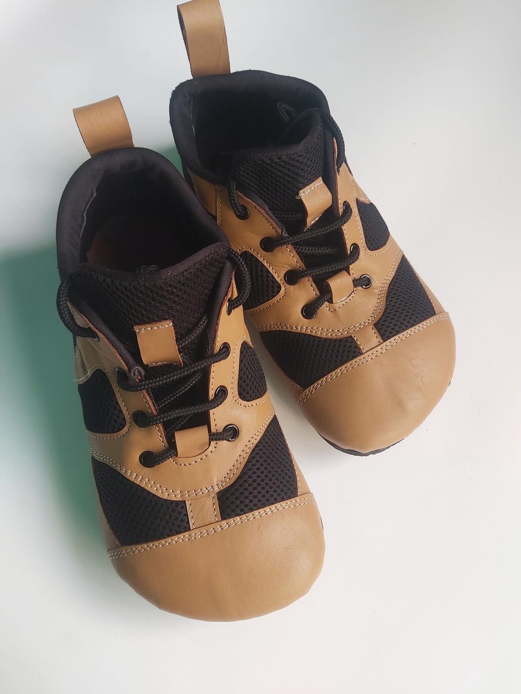 Handmade Leather & Mesh Barefoot Sneaker, Light Flexible Sole EU42