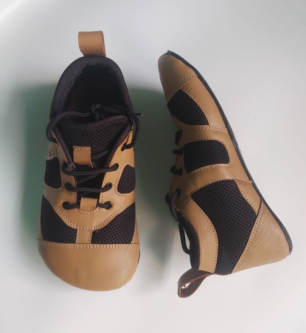Handmade Leather & Mesh Barefoot Sneaker, Light Flexible Sole EU42