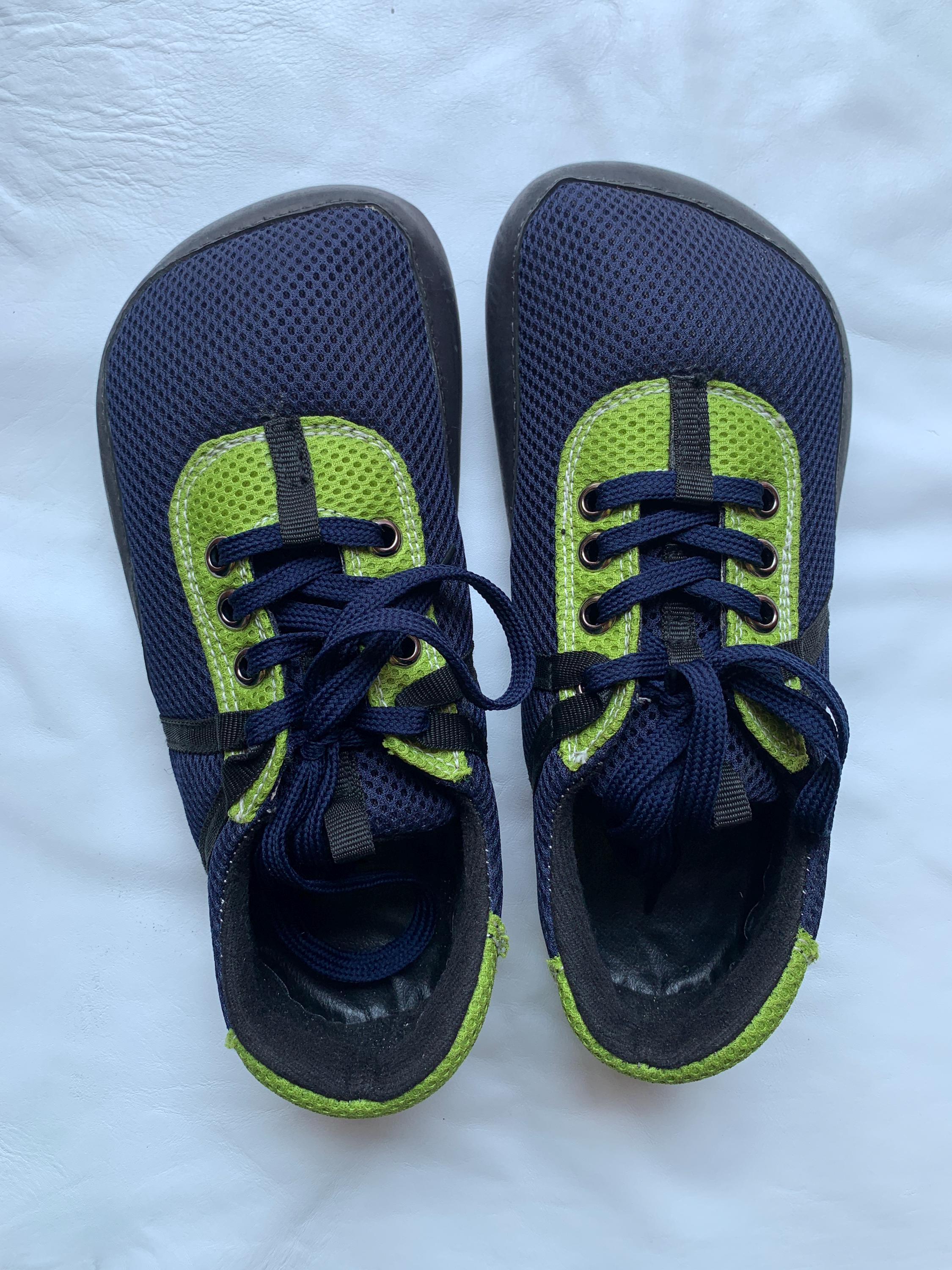 Handmade Barefoot Walking Shoe, Mesh & Tyre Trim, US Size 9