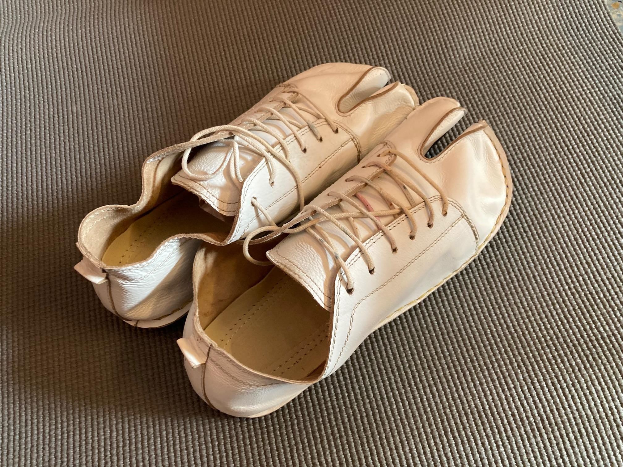 Handmade Leather Tabi Shoe: Custom Barefoot Split Toe