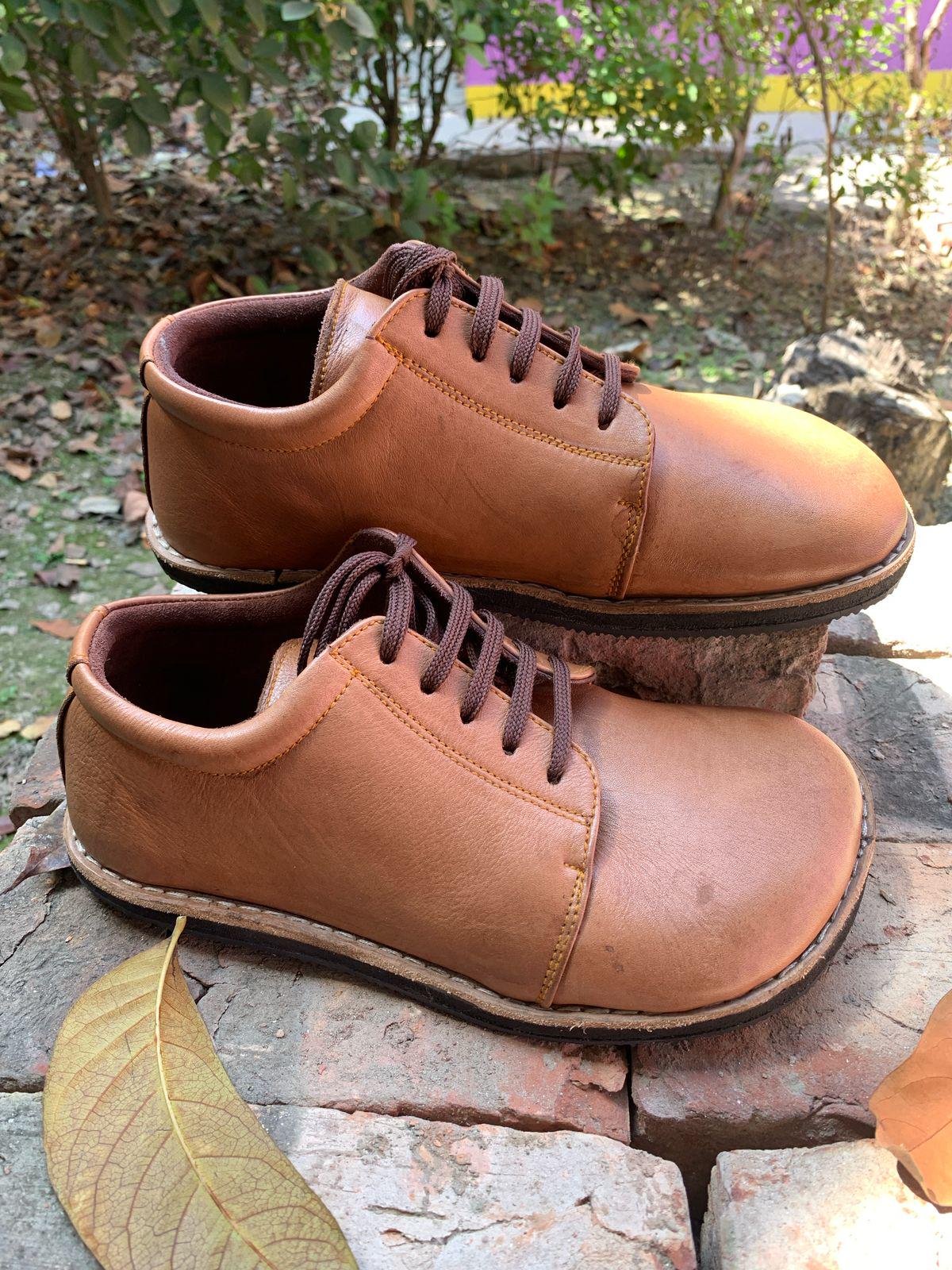 Tan Leather Barefoot Shoes: Wide Foot Design (UK9/EU43/US10)