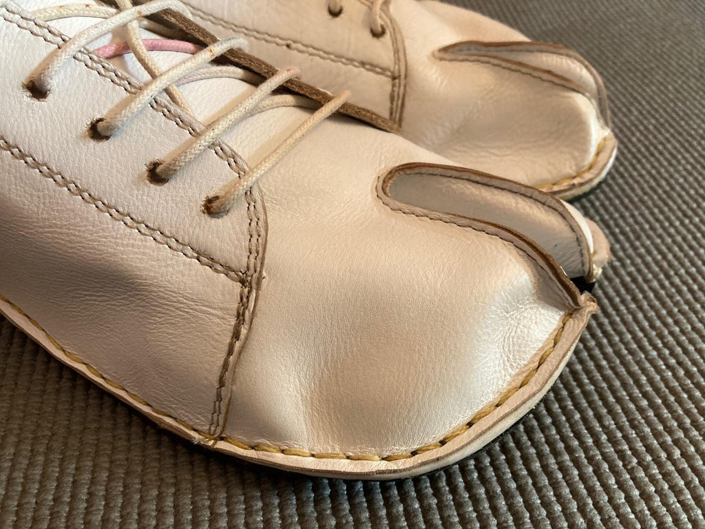 Handmade Leather Tabi Shoe: Custom Barefoot Split Toe