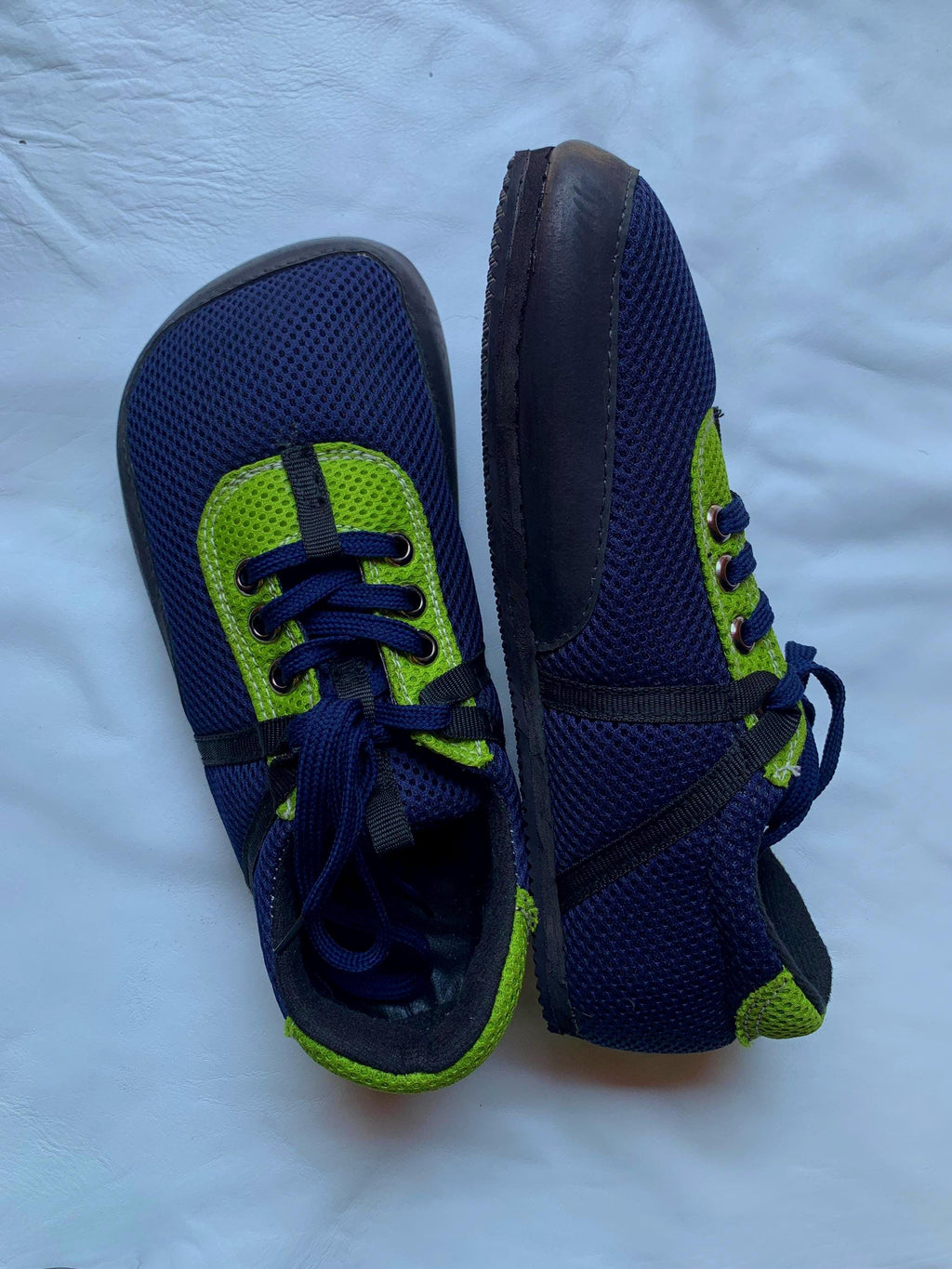 Handmade Barefoot Walking Shoe, Mesh & Tyre Trim, US Size 9