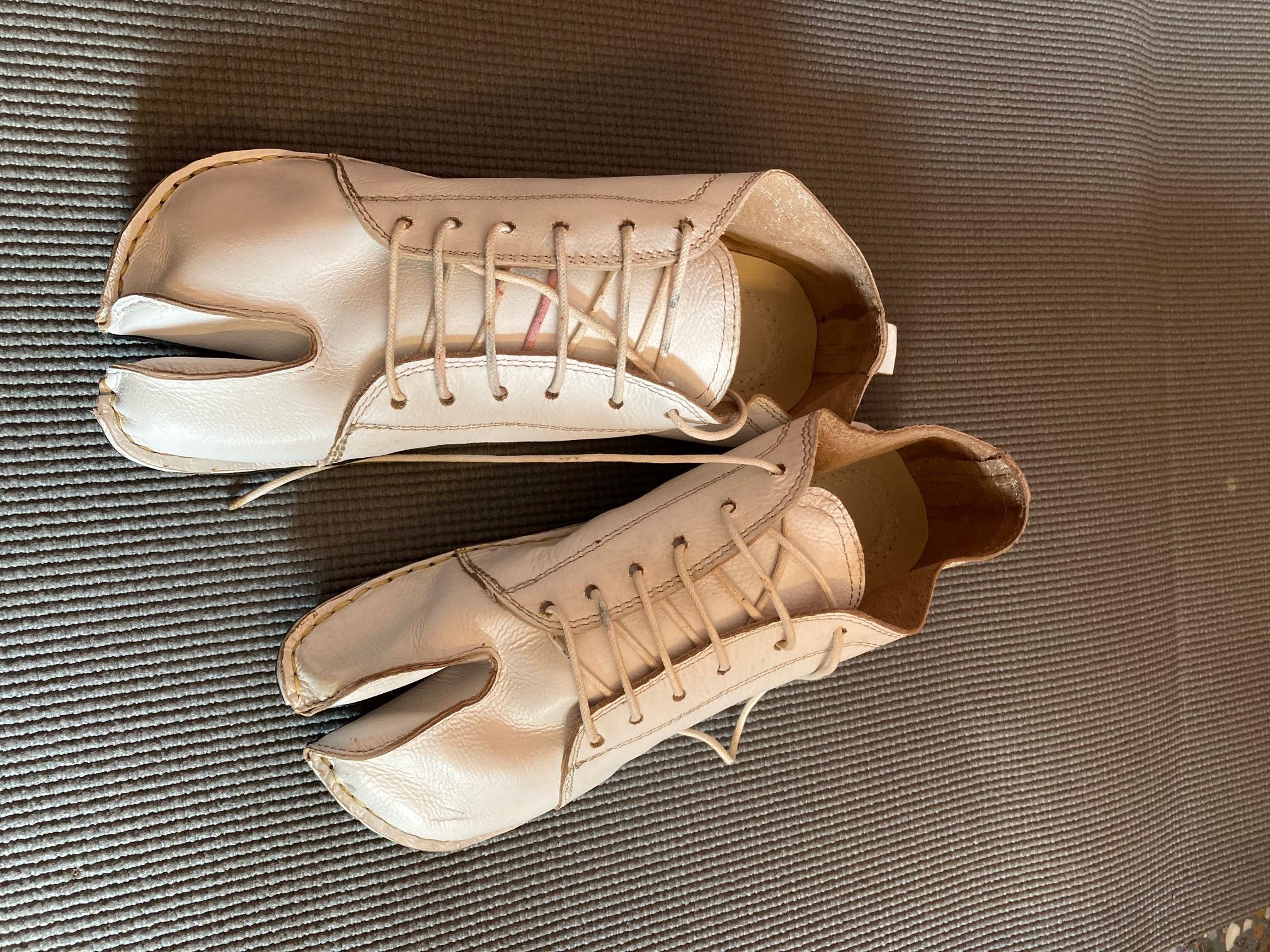 Handmade Leather Tabi Shoe: Custom Barefoot Split Toe